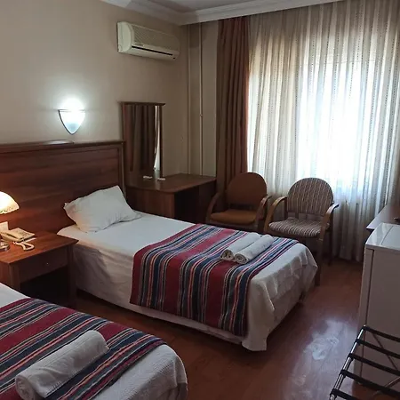 Hotel Triada 3*
