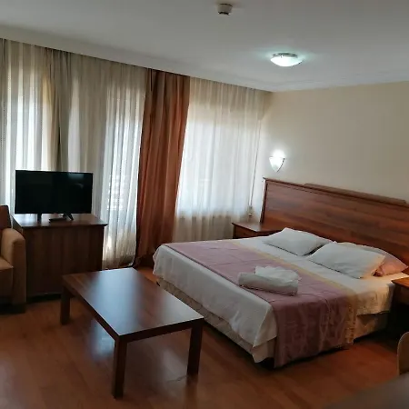 Otel Triada